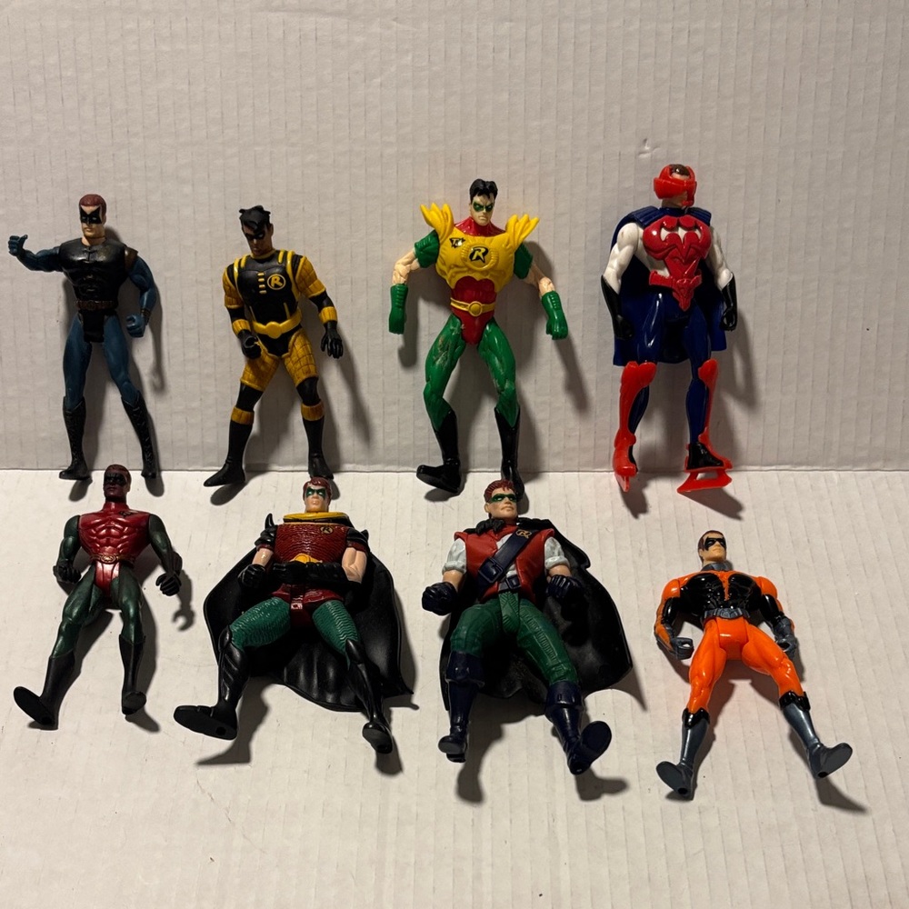 Vintage Robin from Batman  Action Figure 8 pc Set - Multicolor